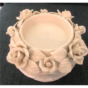 Candle Wine Bottle Holder Off White Porcelain 3D‎ Roses 6”D x 2.75”T Excellent